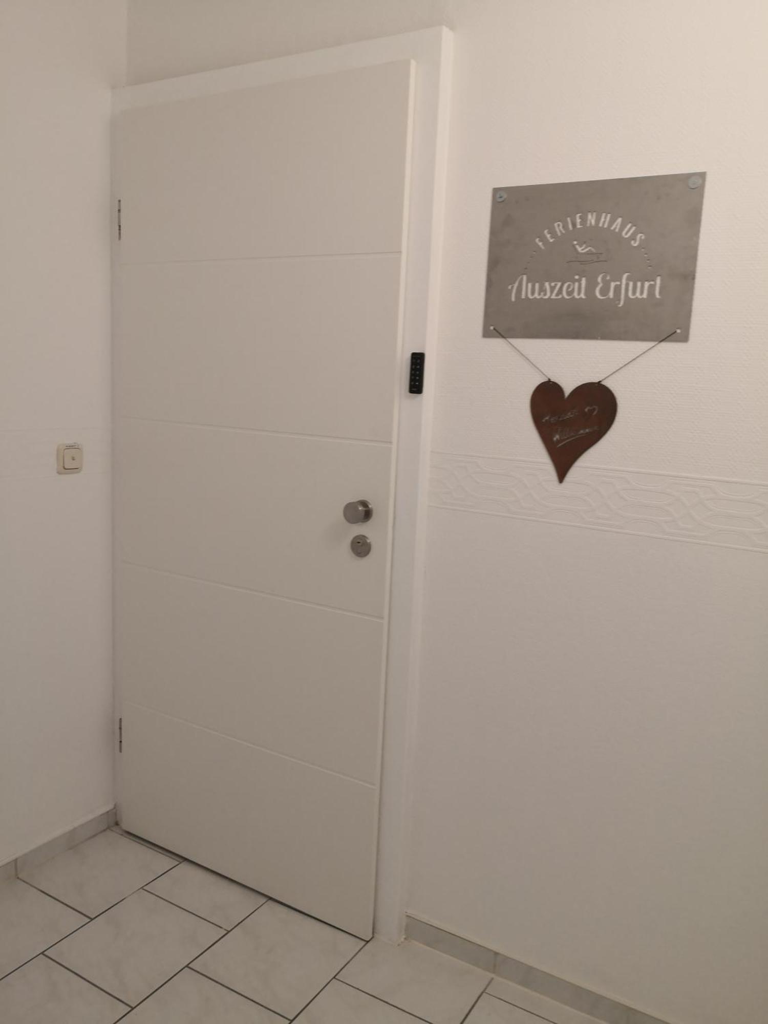 Auszeit2 Erfurt - Stilvolle Dachwohnung Mit Parkplatz - Zentrumsnah Екстериор снимка
